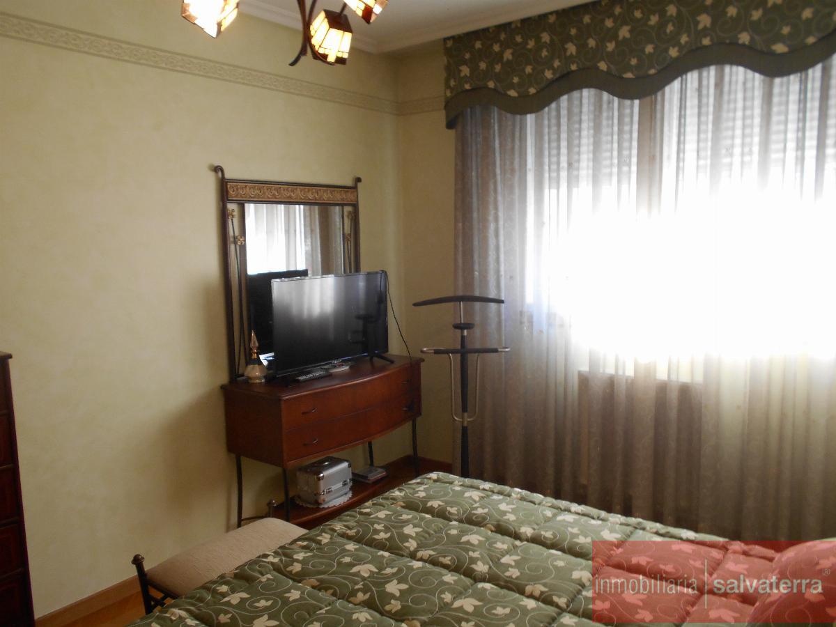 For sale of flat in Ponteareas
