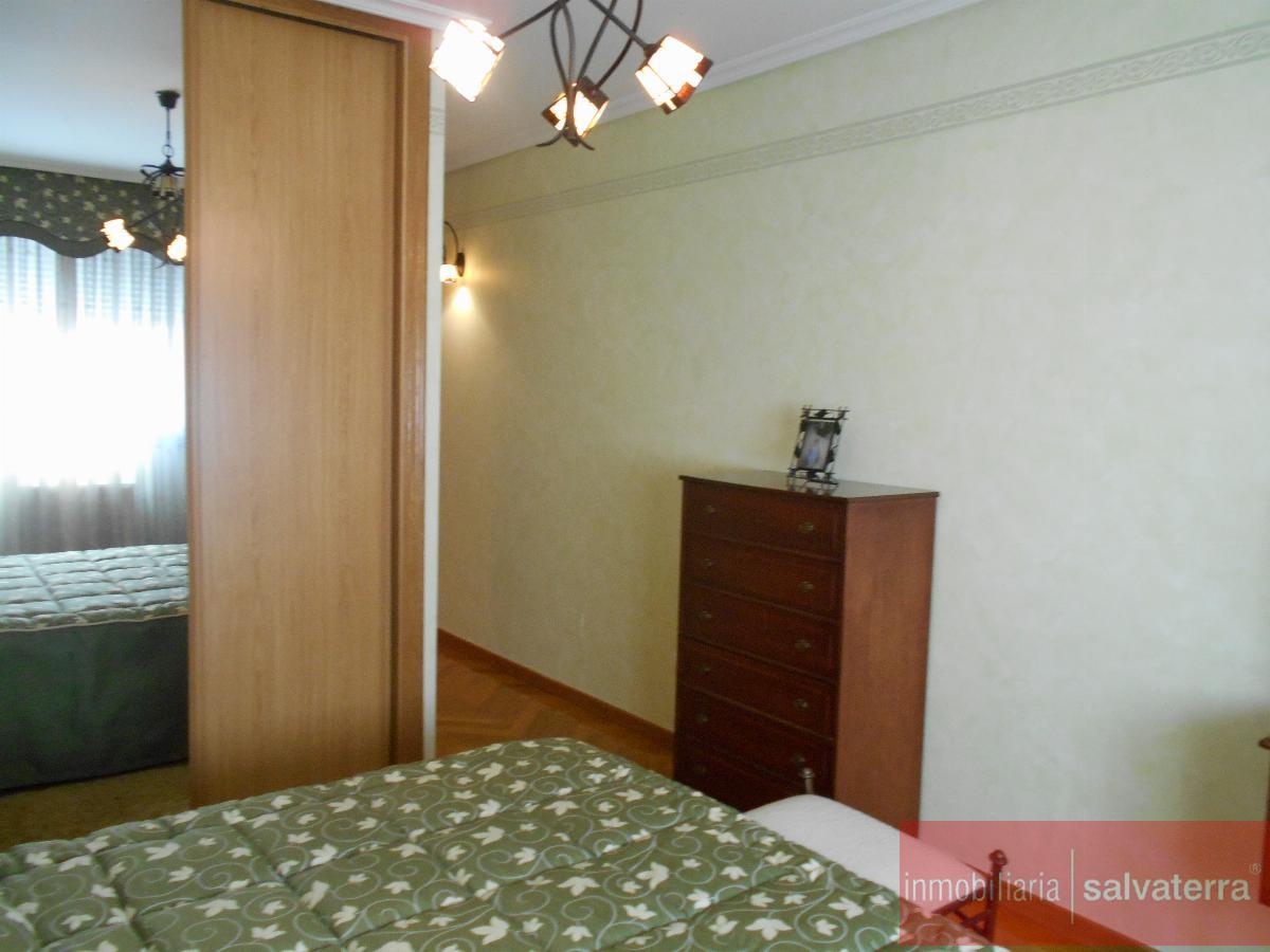 For sale of flat in Ponteareas