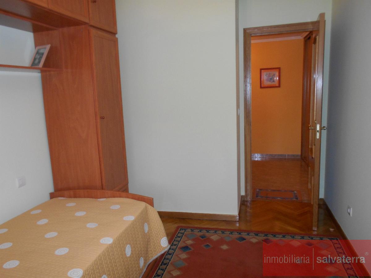 For sale of flat in Ponteareas