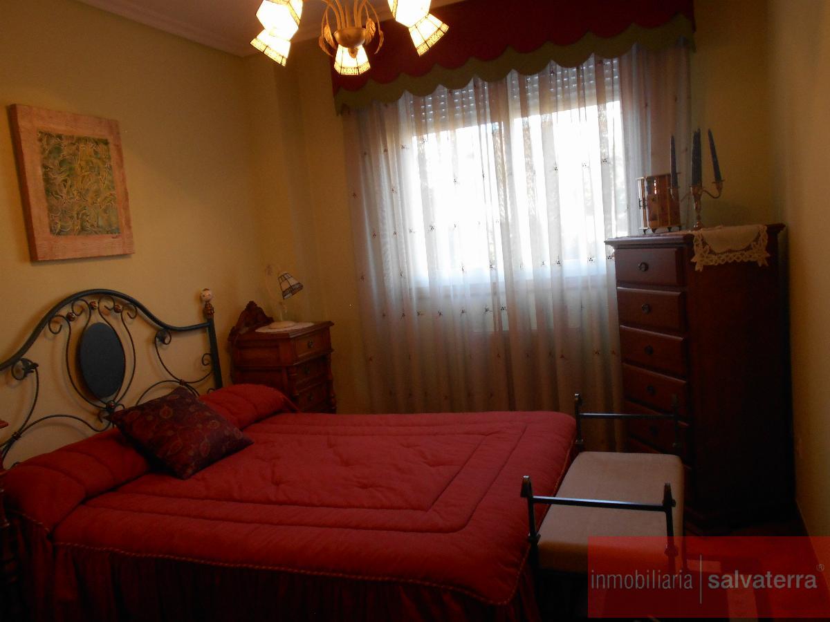 For sale of flat in Ponteareas