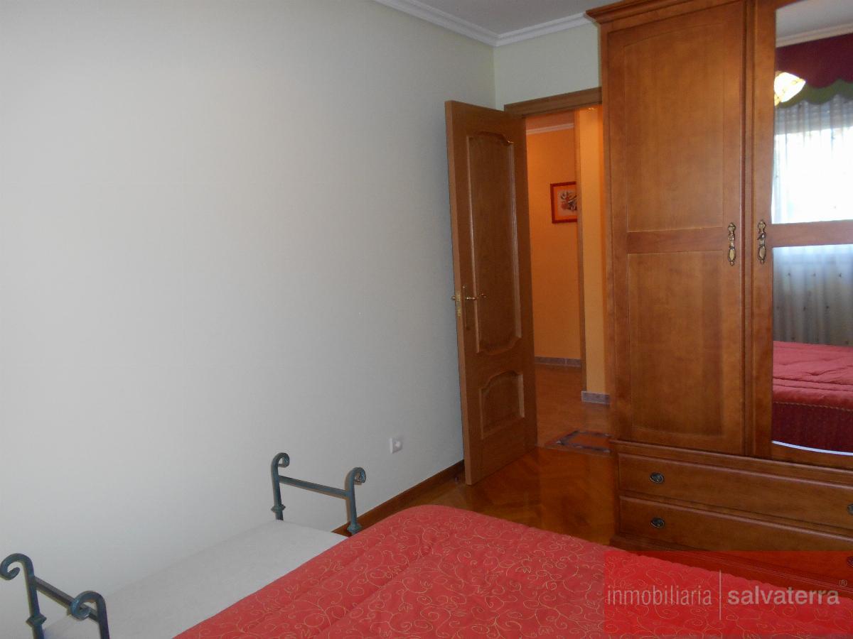 For sale of flat in Ponteareas