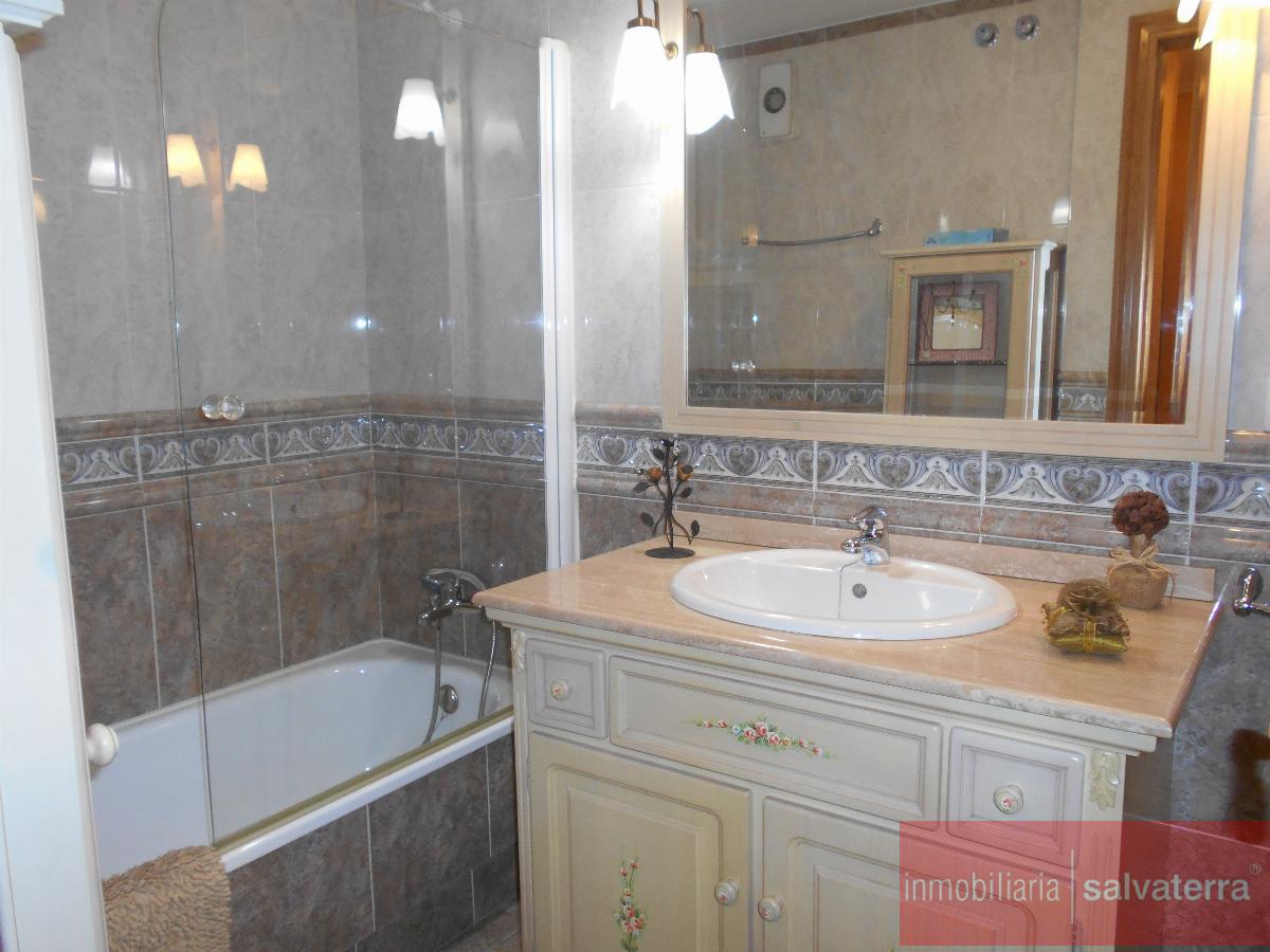 For sale of flat in Ponteareas
