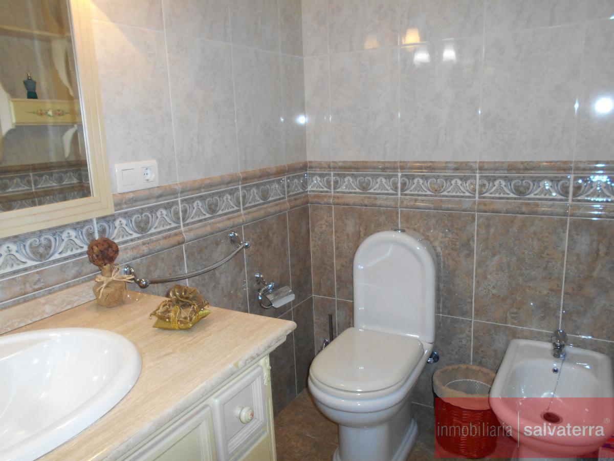 For sale of flat in Ponteareas