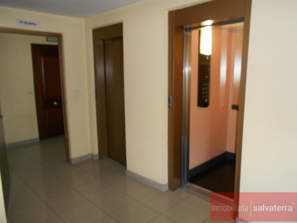 For sale of flat in Ponteareas