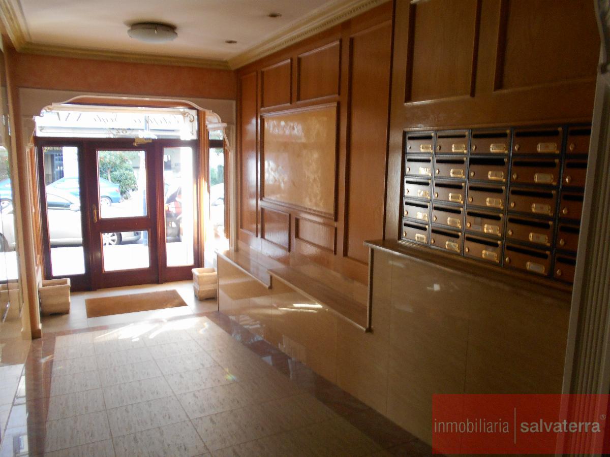 For sale of flat in Ponteareas