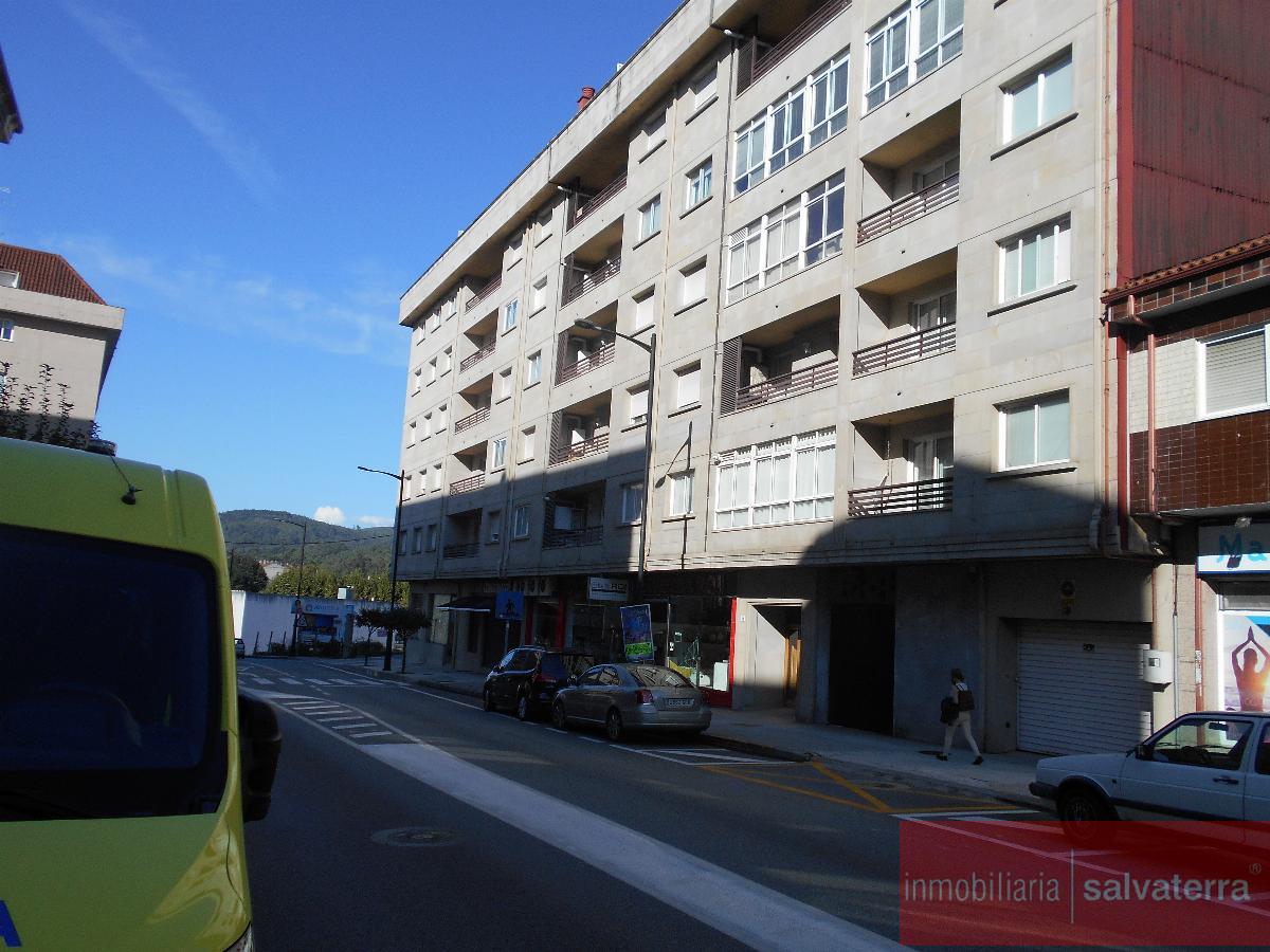 For sale of flat in Ponteareas