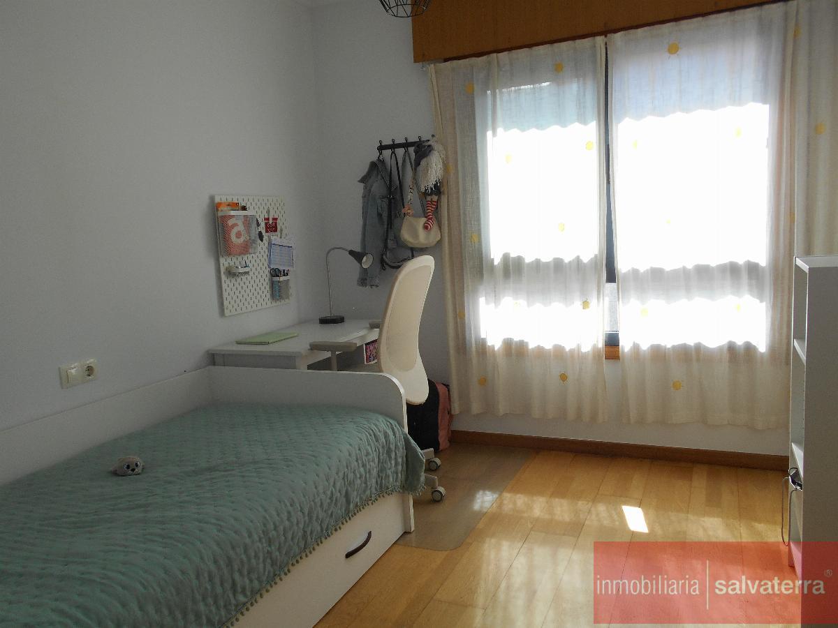 For sale of flat in Salvaterra de Miño