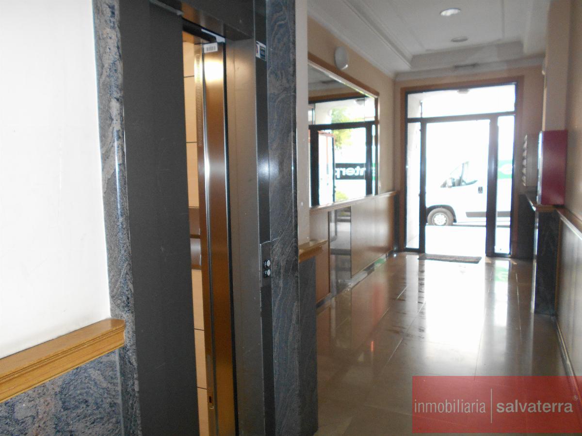 For sale of flat in Salvaterra de Miño