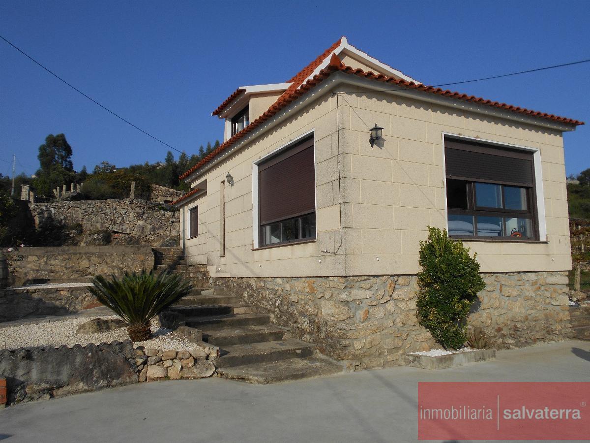 For sale of house in Neves As