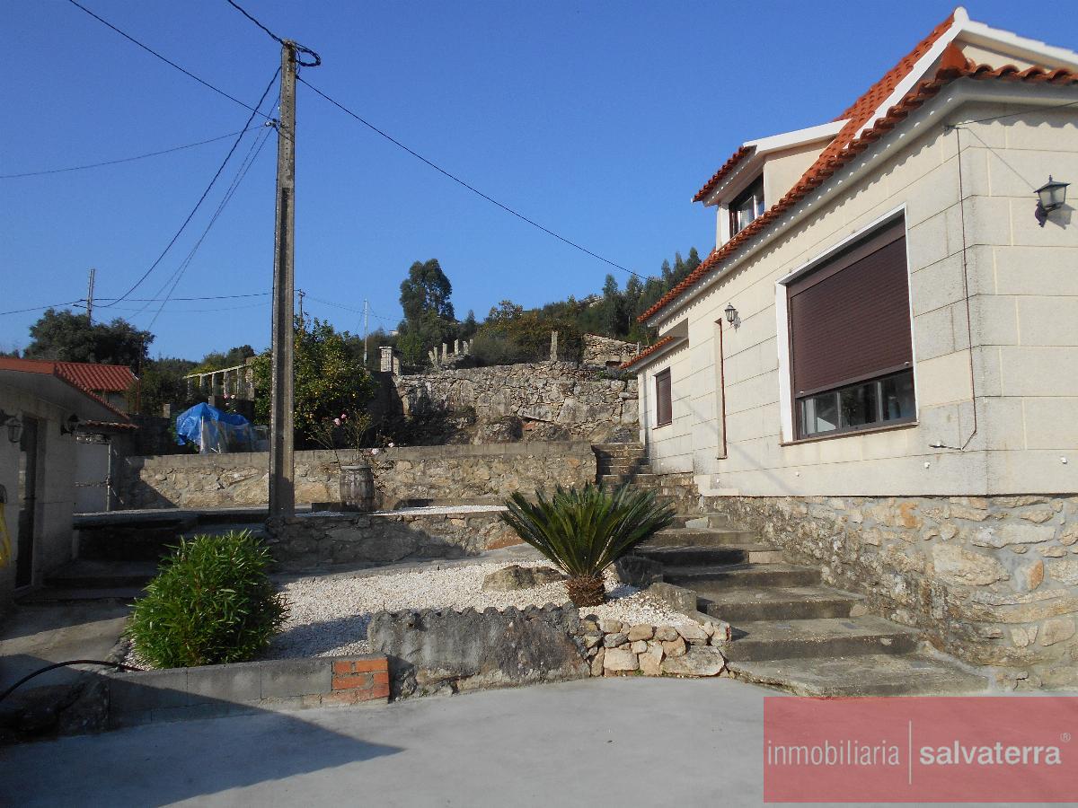 For sale of house in Neves As