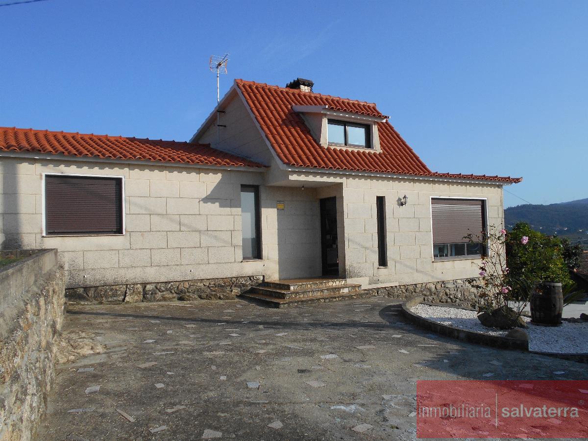 For sale of house in Neves As
