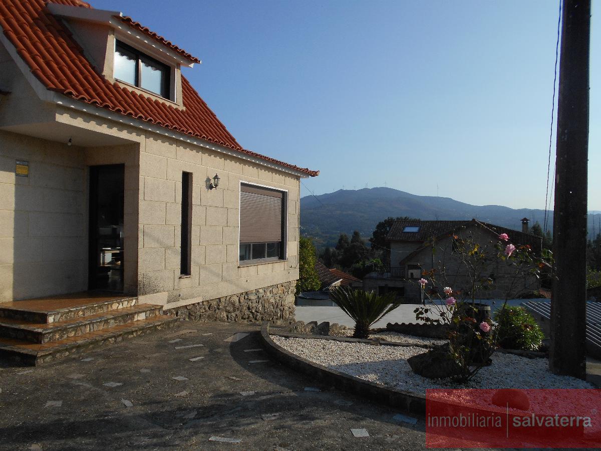 For sale of house in Neves As