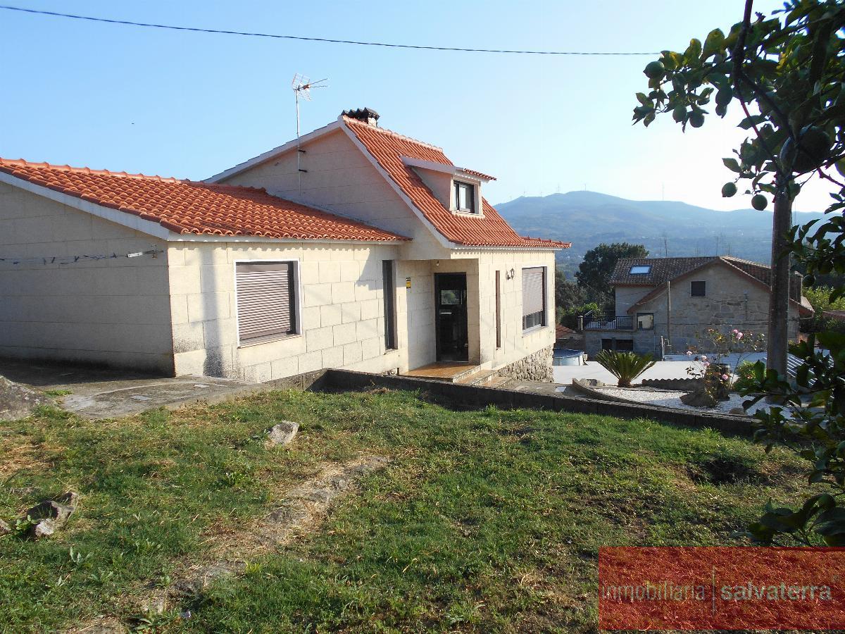 For sale of house in Neves As