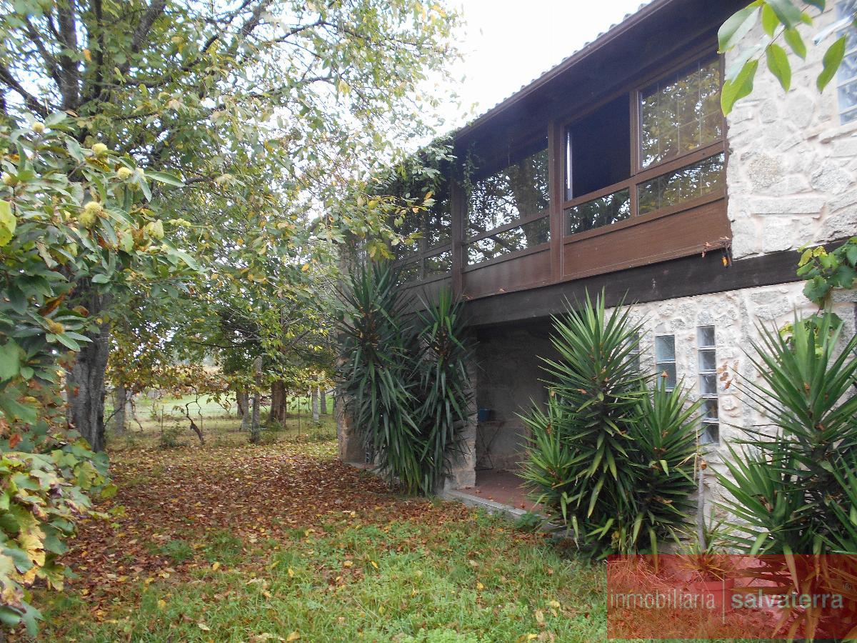For sale of house in Salvaterra de Miño