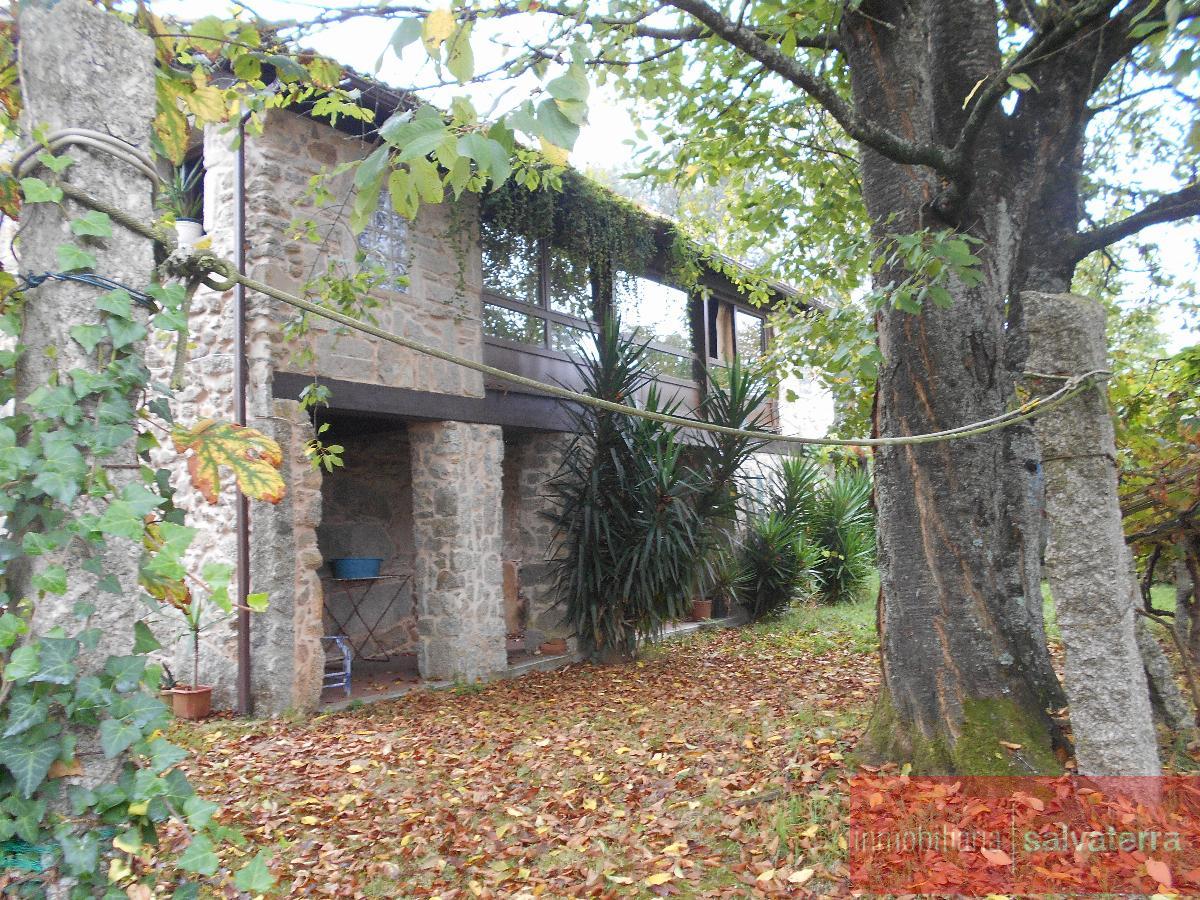 For sale of house in Salvaterra de Miño