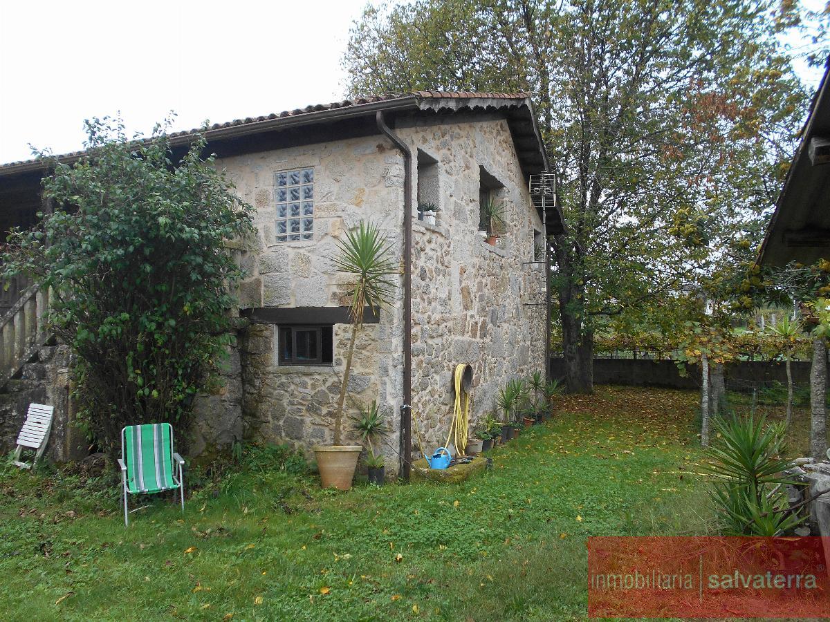 For sale of house in Salvaterra de Miño