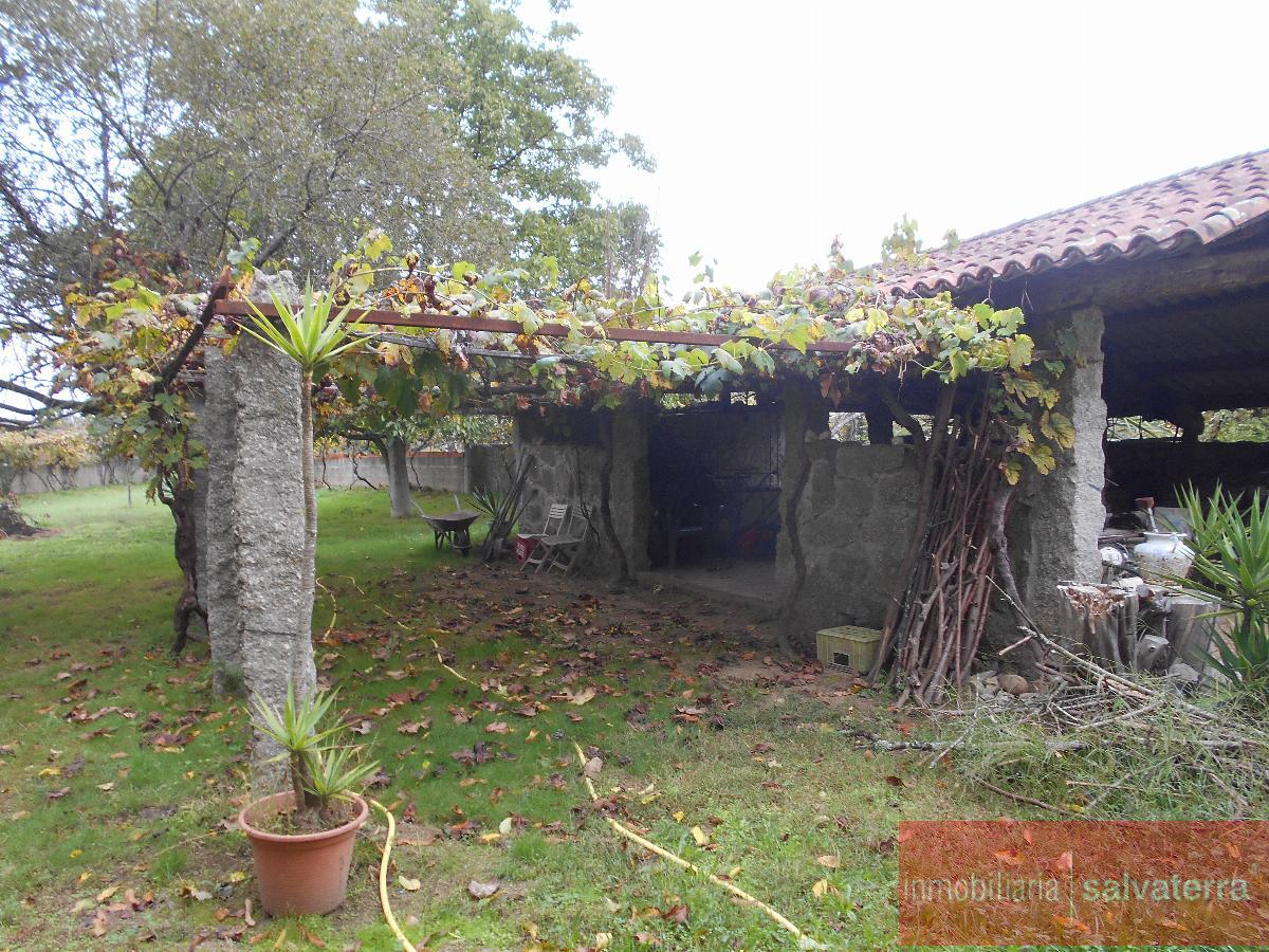 For sale of house in Salvaterra de Miño