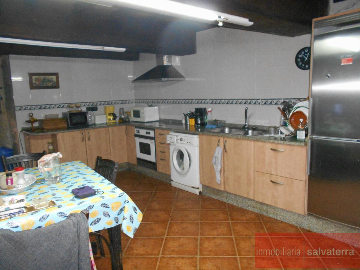 For sale of house in Salvaterra de Miño