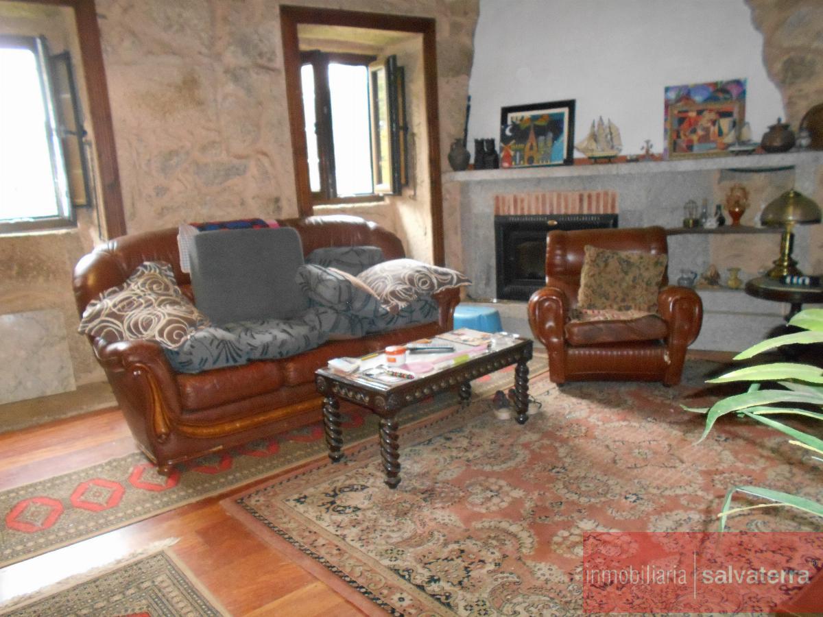 For sale of house in Salvaterra de Miño