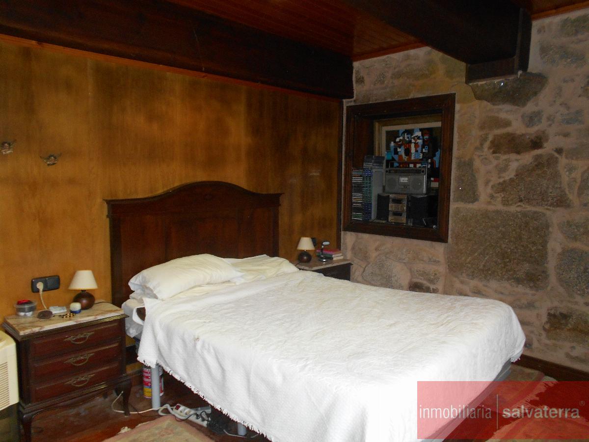For sale of house in Salvaterra de Miño