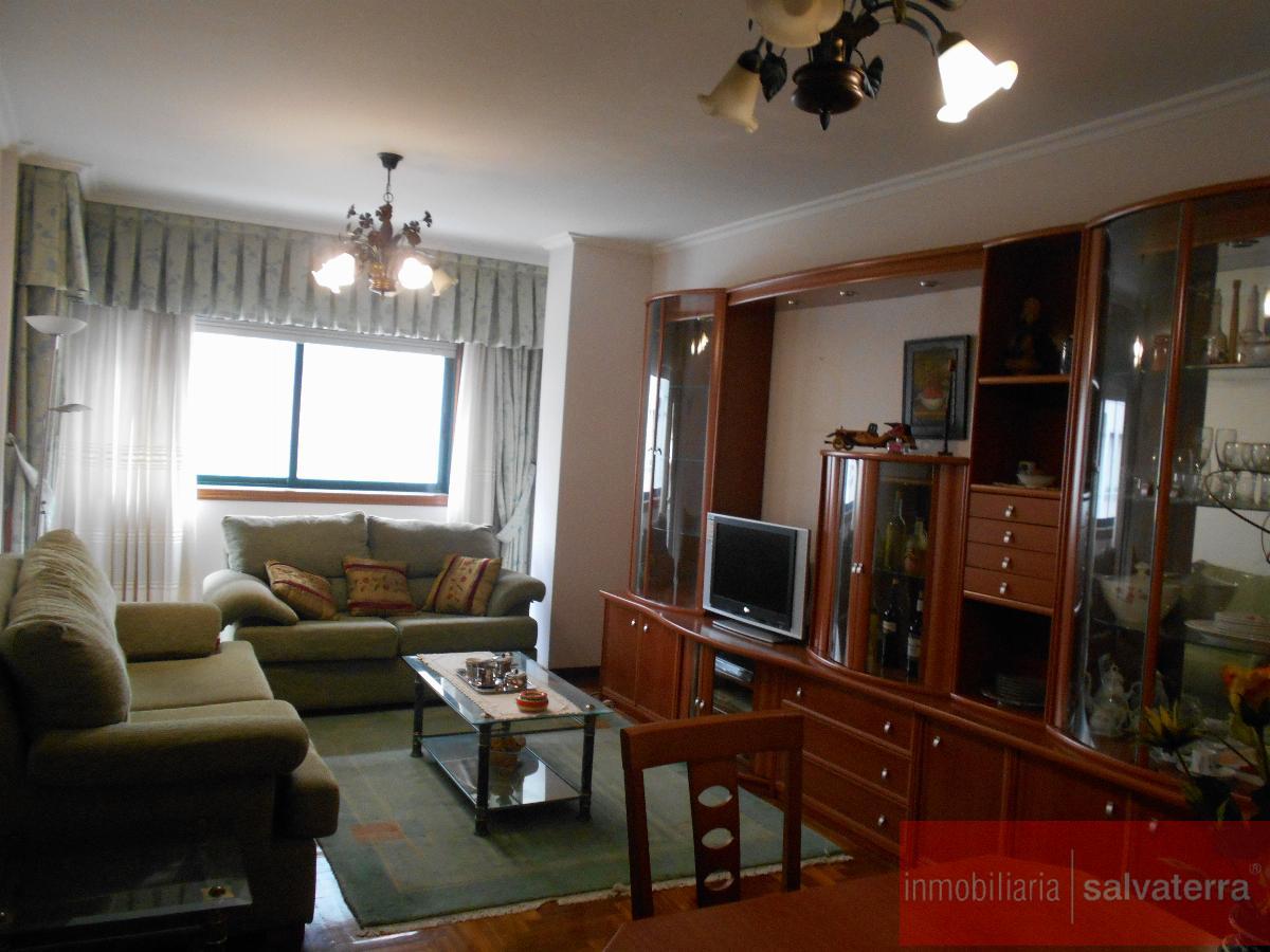 For sale of flat in Salvaterra de Miño