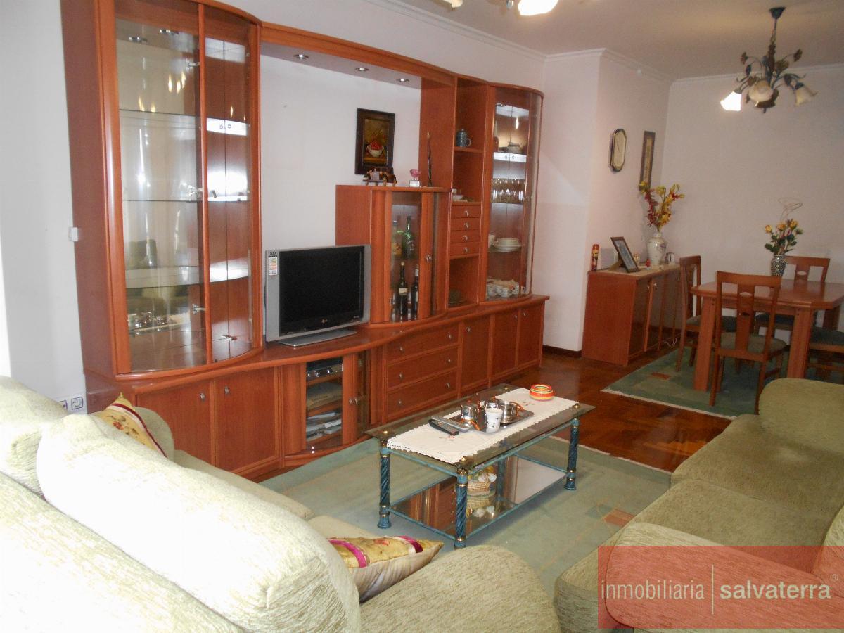 For sale of flat in Salvaterra de Miño