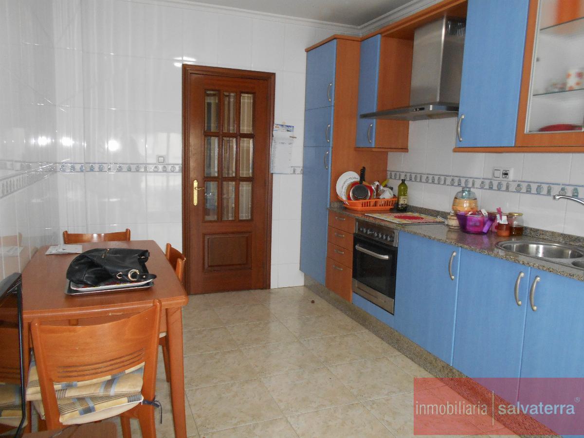 For sale of flat in Salvaterra de Miño