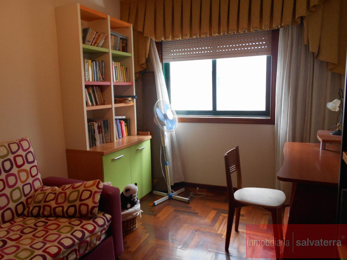 For sale of flat in Salvaterra de Miño