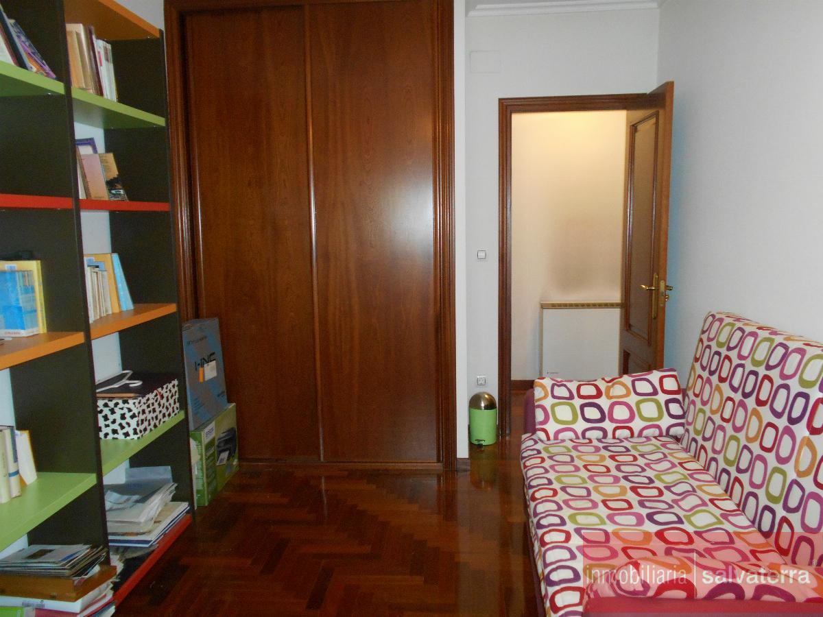 For sale of flat in Salvaterra de Miño