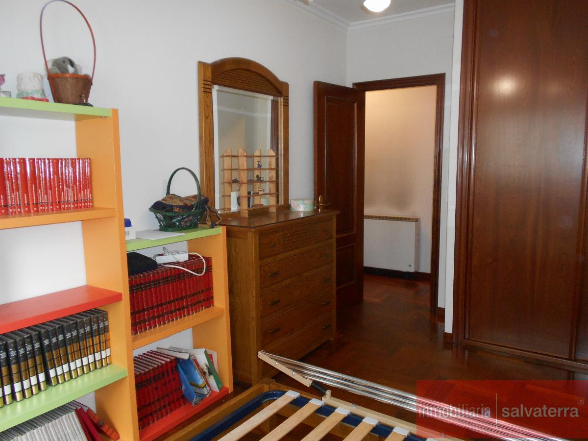 For sale of flat in Salvaterra de Miño