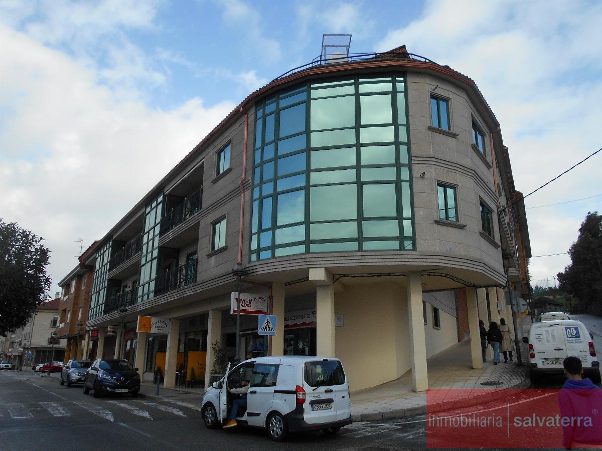 For sale of flat in Neves As