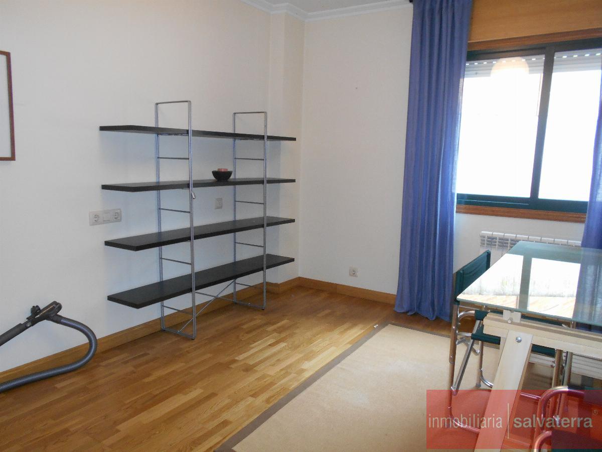 For sale of flat in Neves As