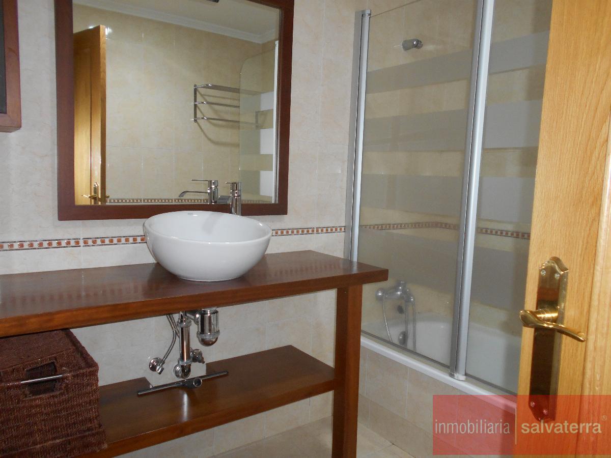 For sale of flat in Neves As