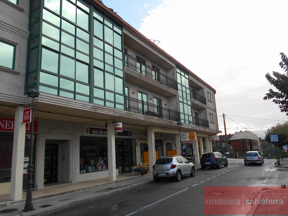 For sale of flat in Neves As