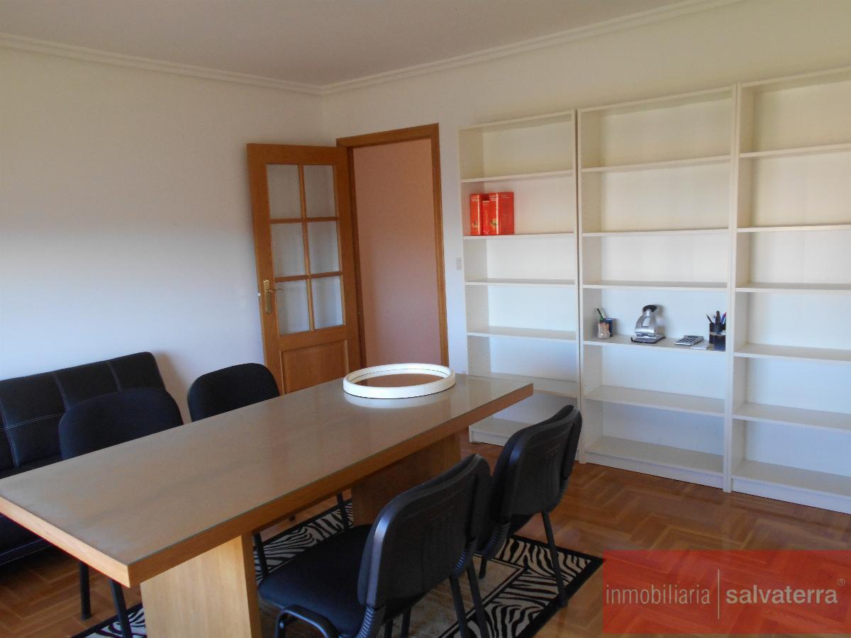 For sale of flat in Salvaterra de Miño