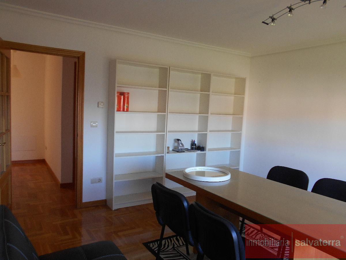 For sale of flat in Salvaterra de Miño