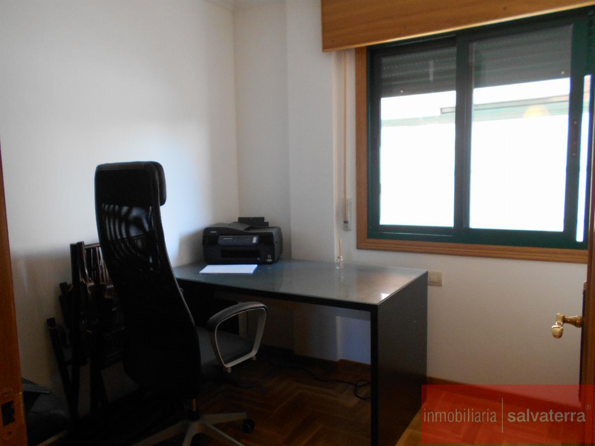 For sale of flat in Salvaterra de Miño