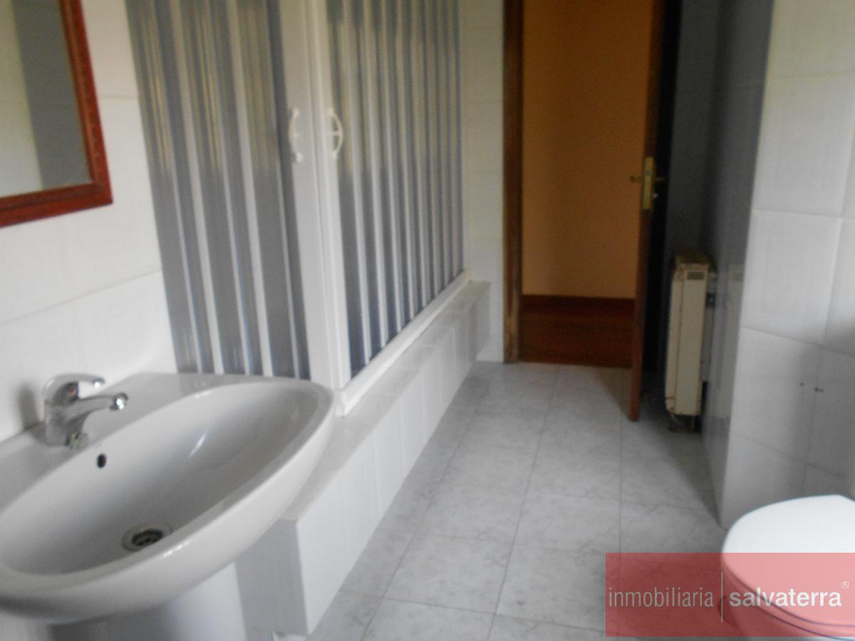 For sale of flat in Neves As