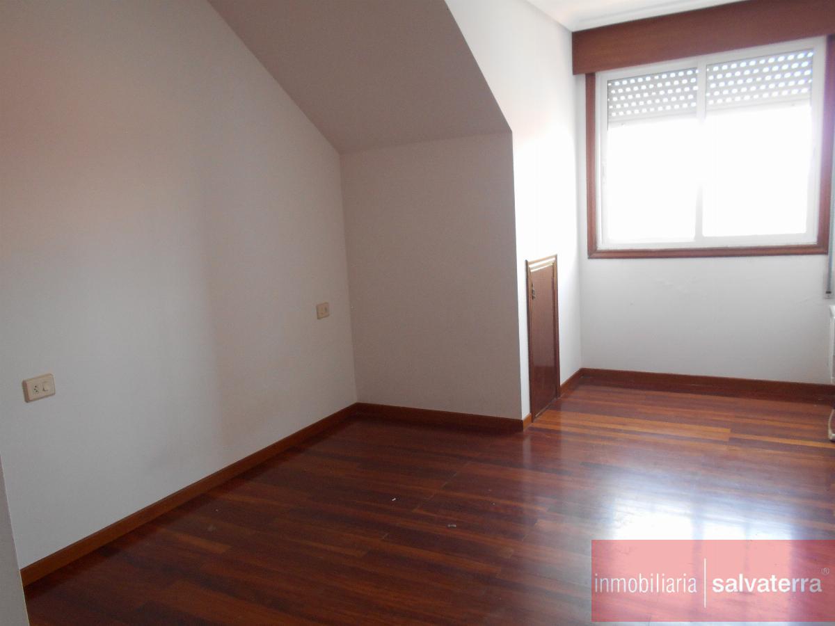 For sale of flat in Neves As