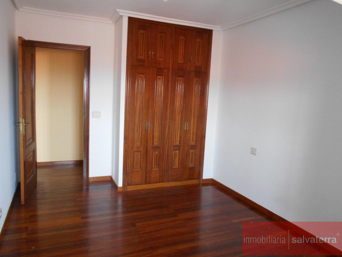 For sale of flat in Neves As