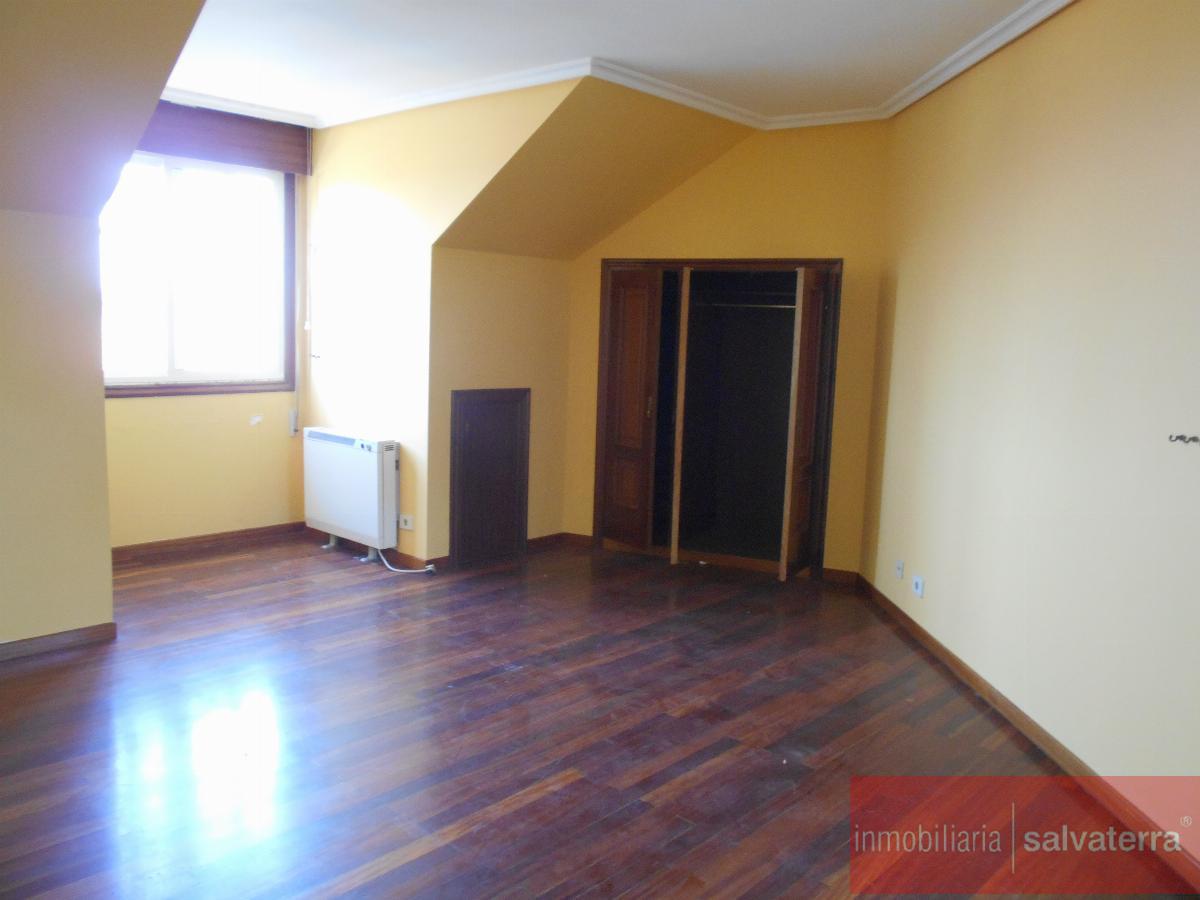 For sale of flat in Neves As