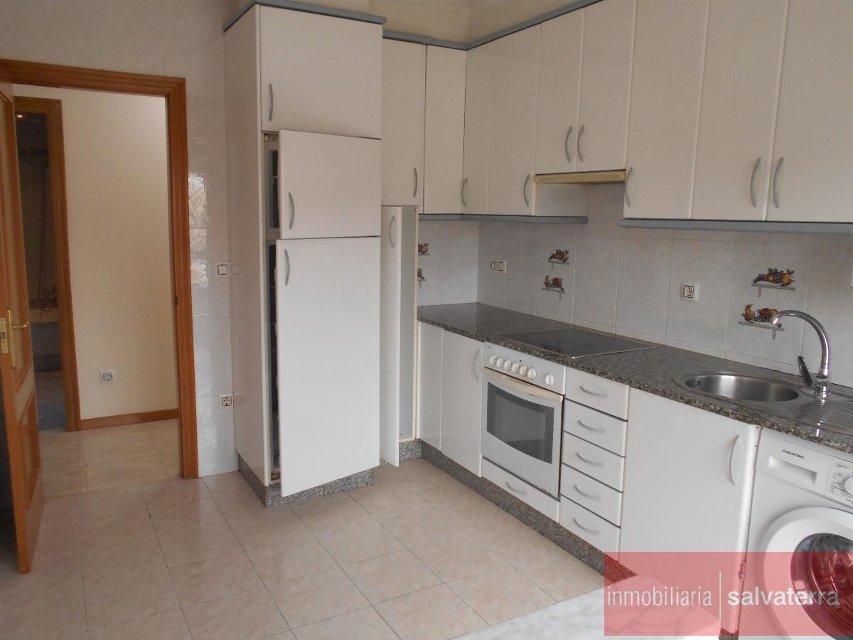 For sale of flat in Salvaterra de Miño