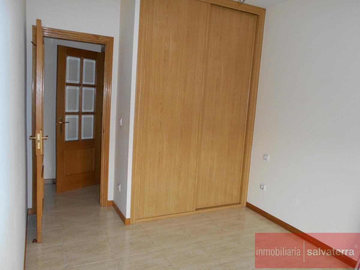 For sale of flat in Salvaterra de Miño