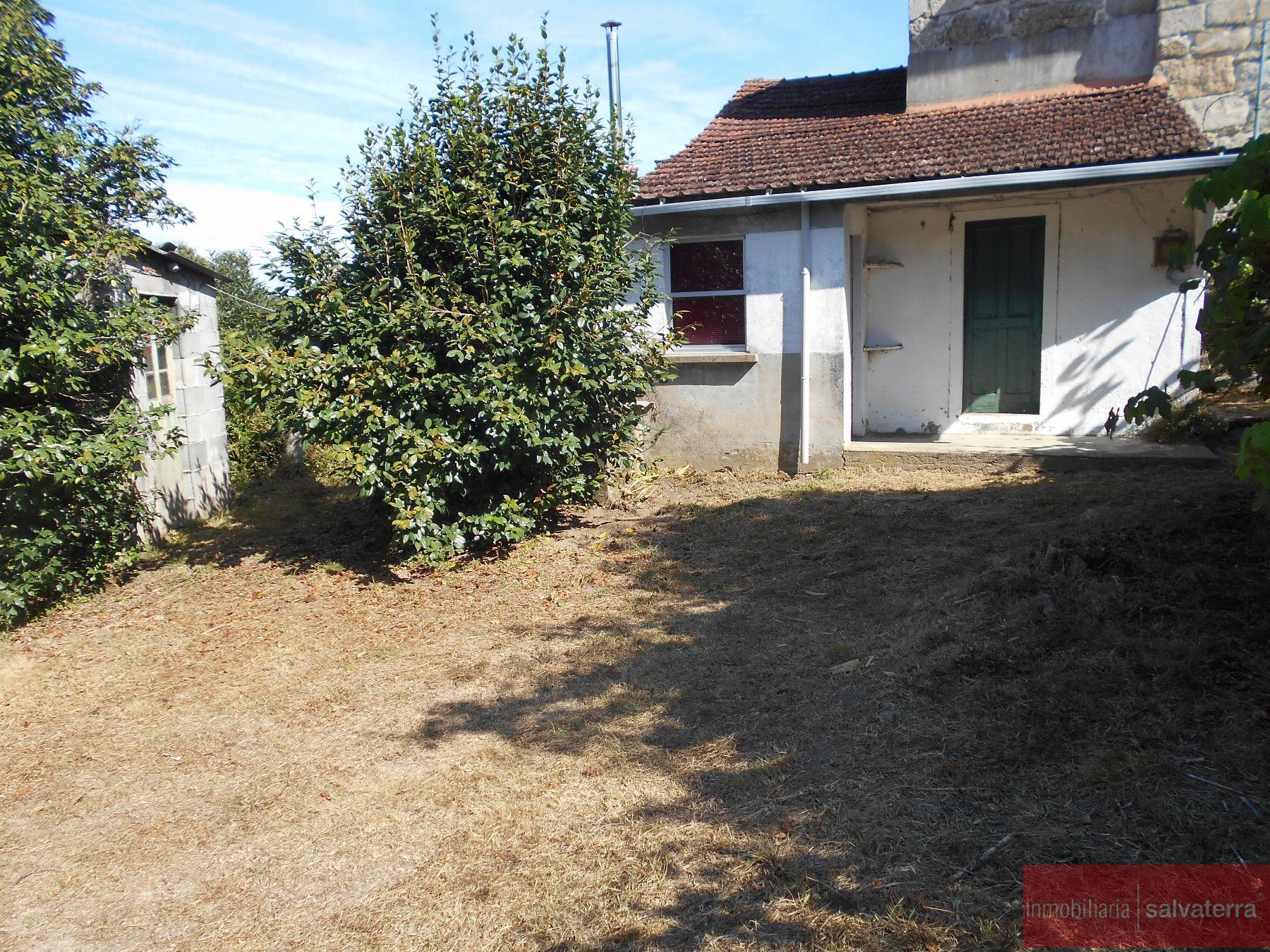 For sale of house in Salvaterra de Miño