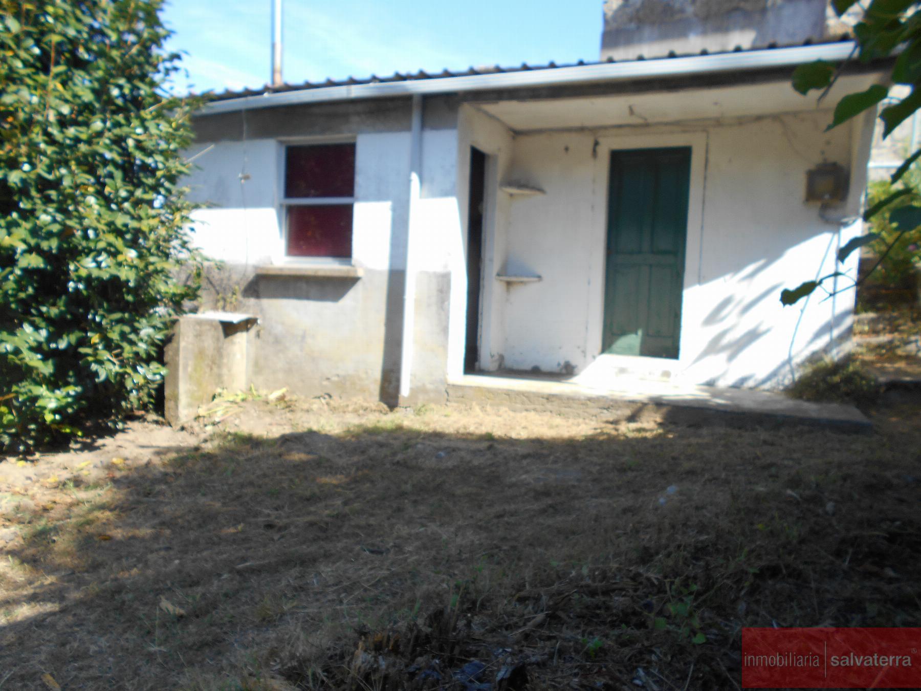 For sale of house in Salvaterra de Miño