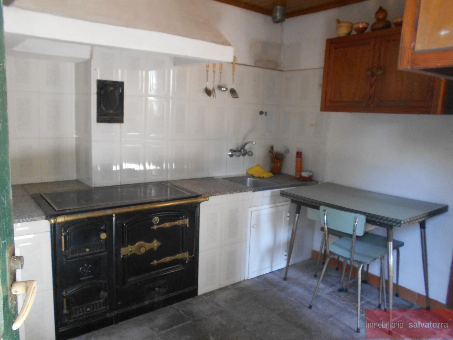 For sale of house in Salvaterra de Miño