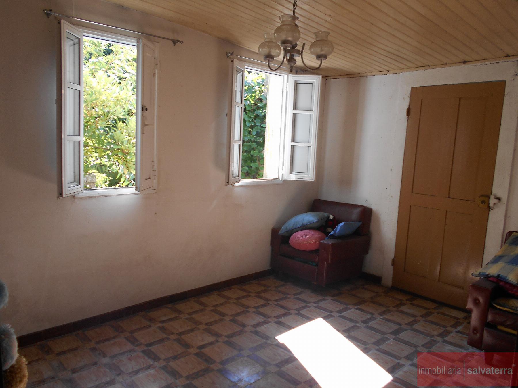 For sale of house in Salvaterra de Miño