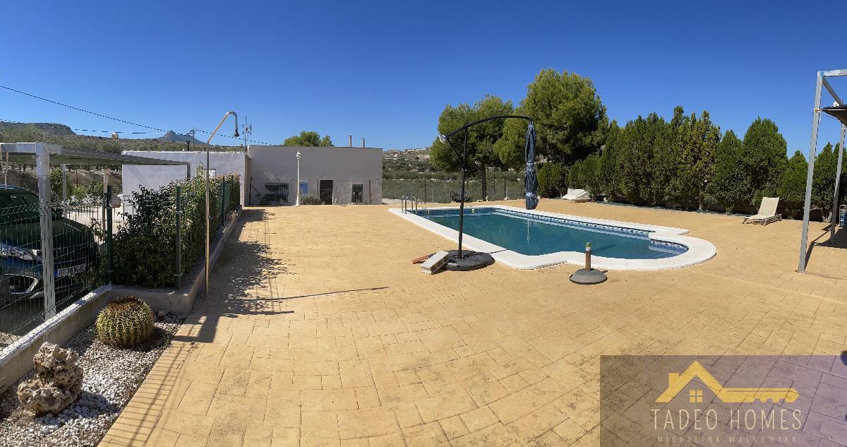 For sale of rural property in Aspe