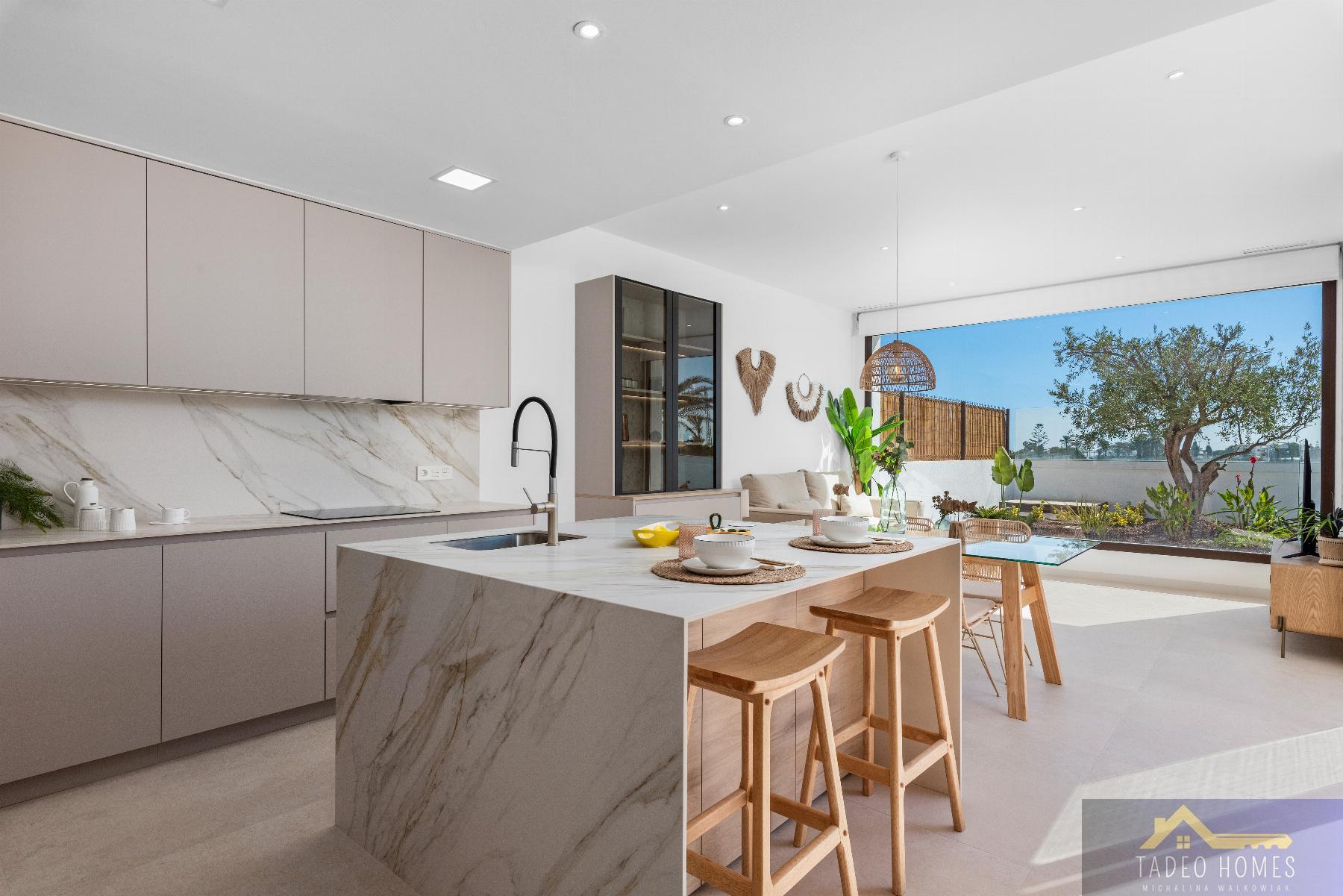 For sale of villa in Los Alcázares