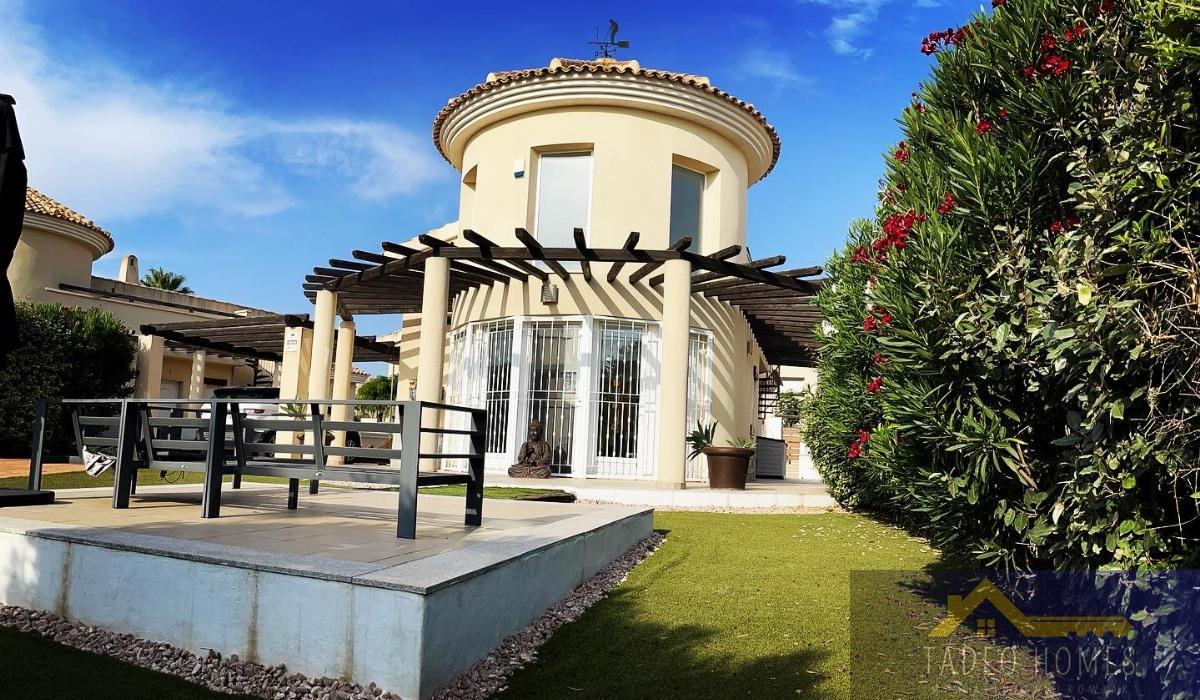 For sale of villa in Gea y Truyols